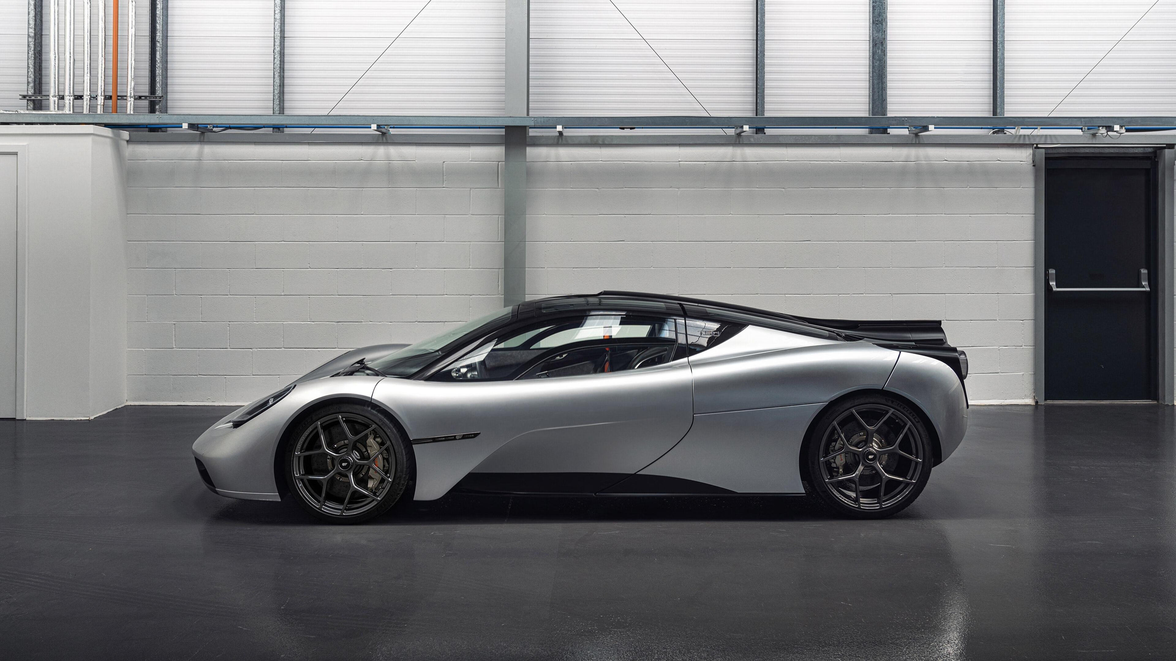 AYX体育-意甲：都灵1-1平斯佩齐亚，比赛激烈难分胜负，意甲 都灵