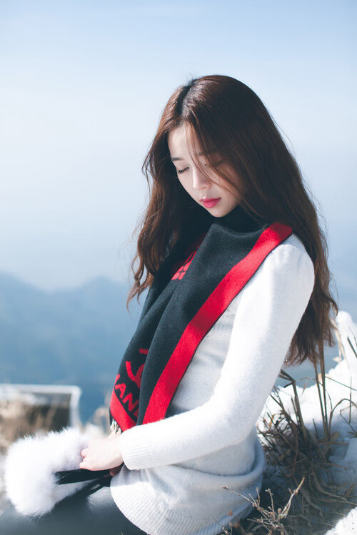 曼城压迫式打法再次主导整场节奏,曼城压哨夺冠